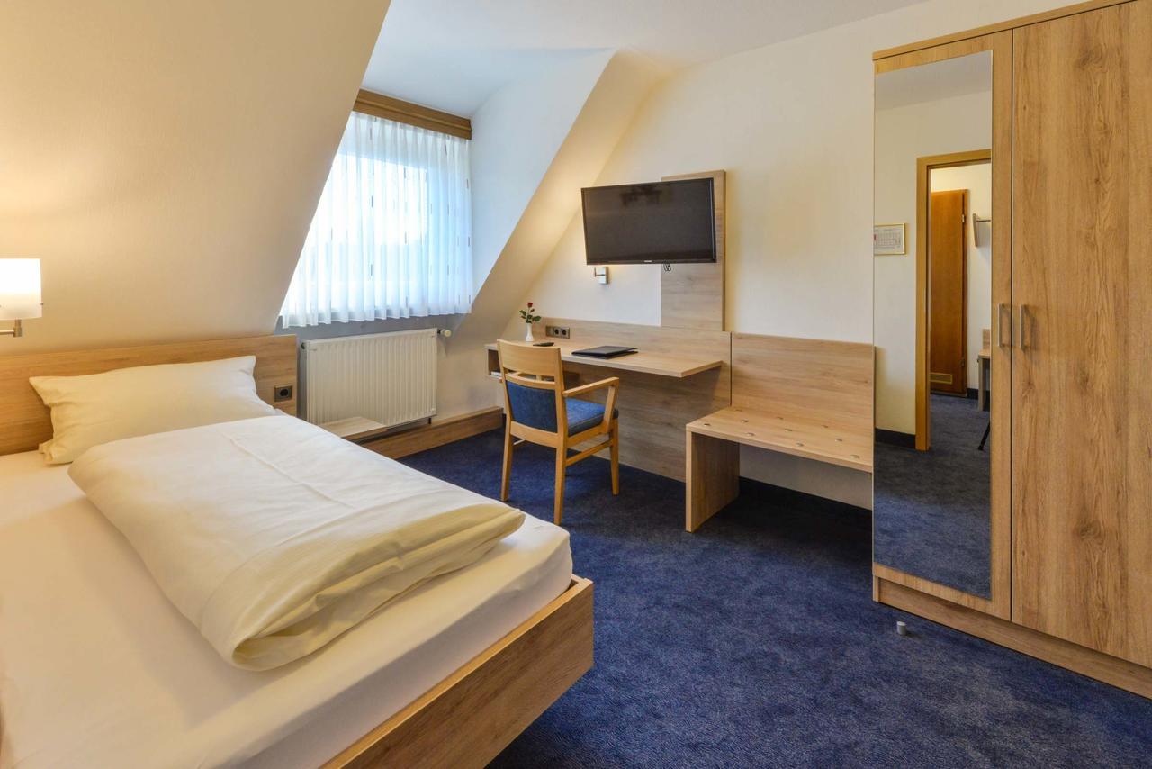 Hotel-Gasthof Rotes Ross Heroldsberg Exterior foto